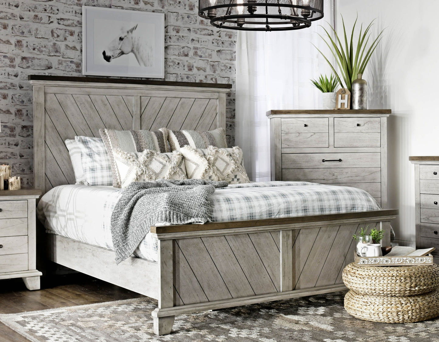 Bear Creek Queen Bed