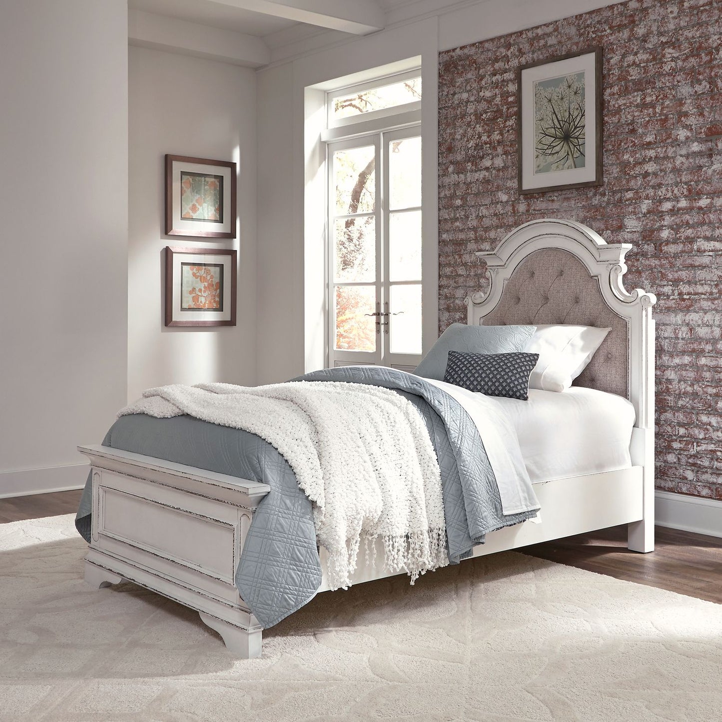 Magnolia Manor - Twin Upholstered Bed