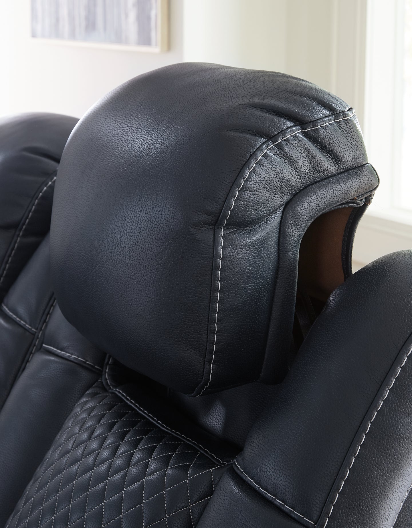 Fyne-Dyme PWR Recliner/ADJ Headrest