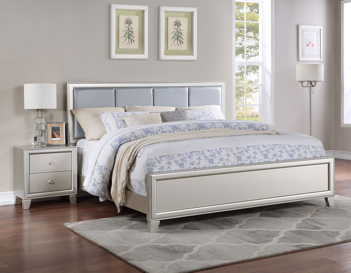 Omni 4-Piece Queen Bedroom Set
(Queen Bed, Nightstand, Dresser/Mirror)