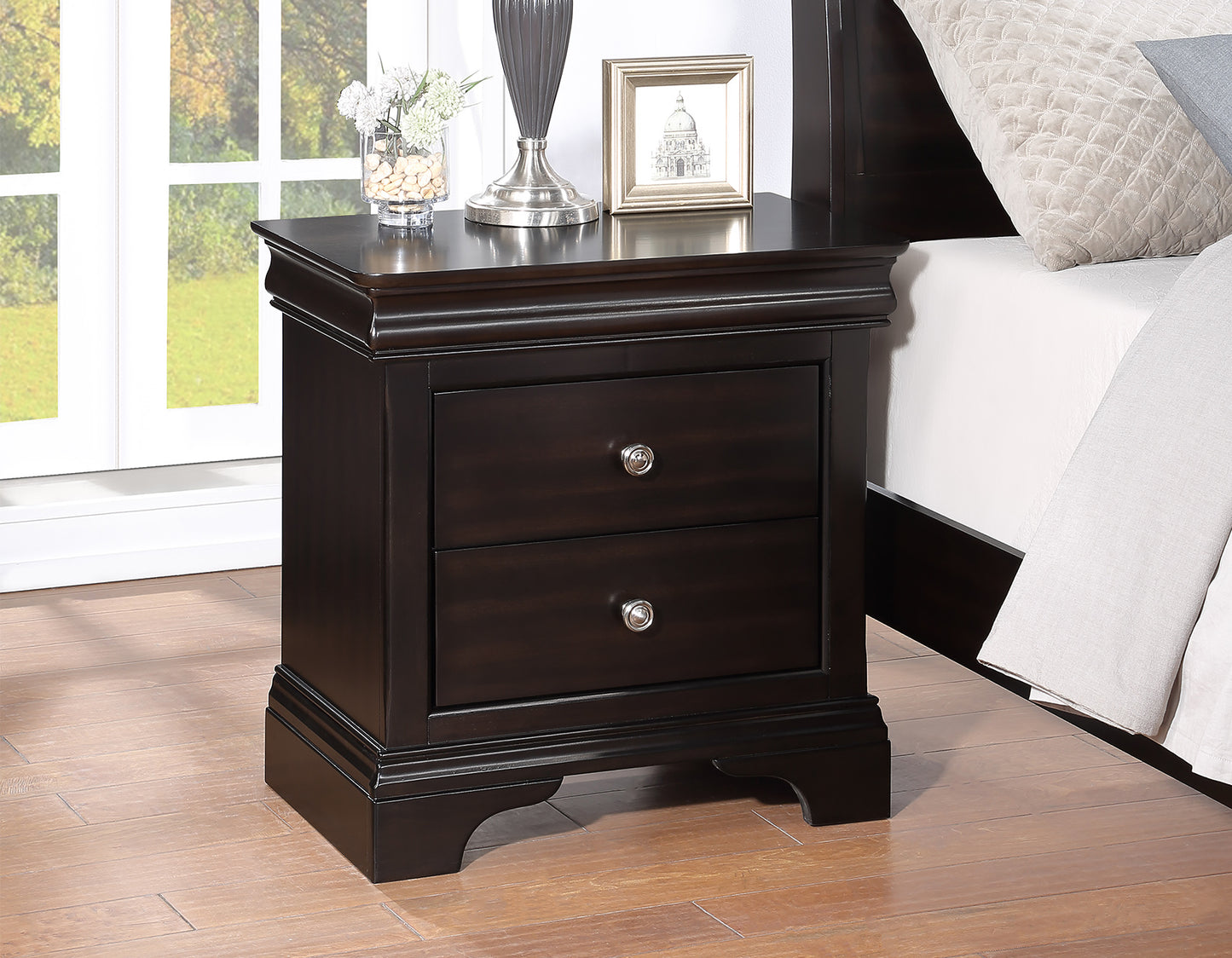 Dominique 4-Piece Queen Bedroom Set